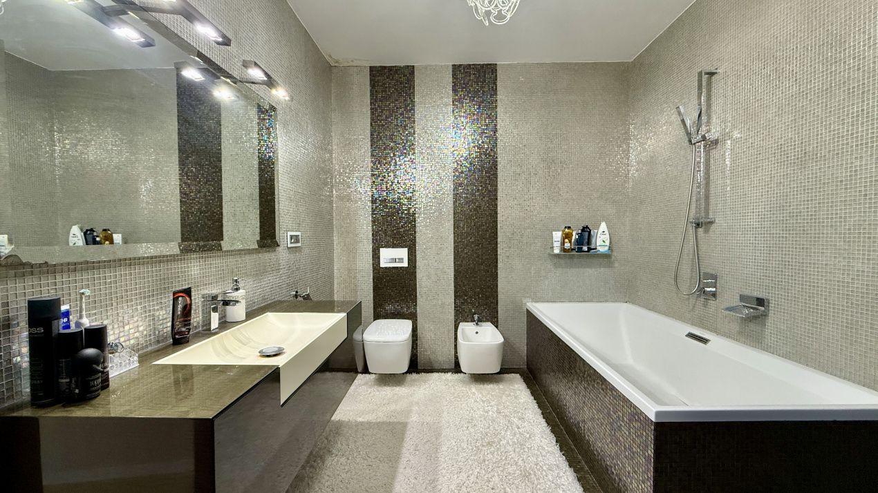 Penthouse UNIC 204 mp totali in Tomis Nord Constanta mobilat si utilat – fotografia 4 din 38