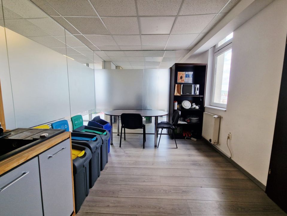 Spatiu de birouri langa Tribunal cu parcare subterana – fotografia 9 din 14