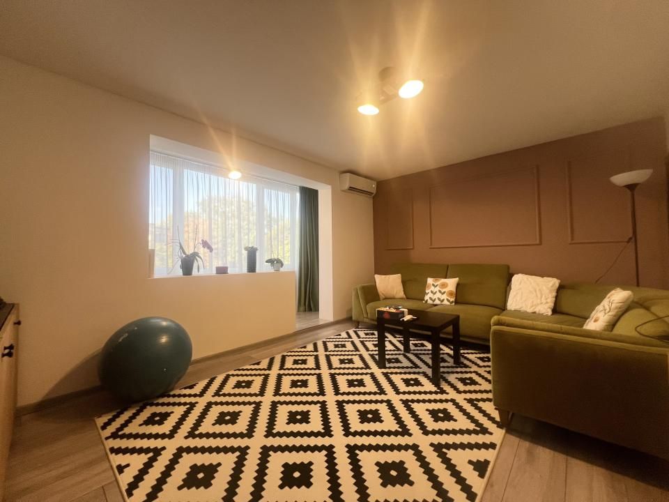 Apartament, 3 camere, 64 mp utili, garaj, decomandat - Piata Doina – fotografia 1 din 12