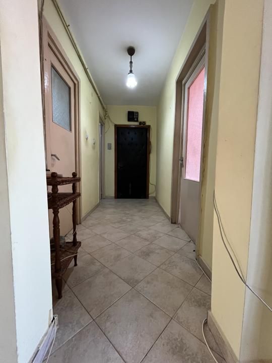 COMISION 0% Apartament 3 camere dec 2 băi etajul 3 central Gaesti – fotografia 13 din 19