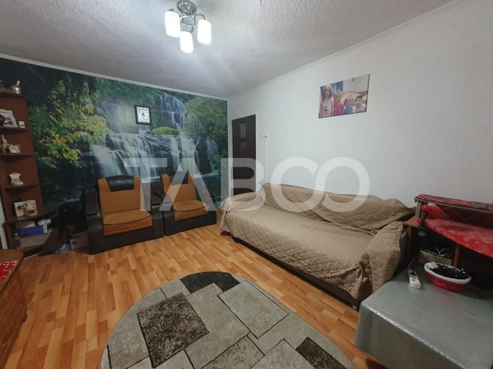 Apartament semidecomandat 2 camere parter 45 mpu Zona Tudor – fotografia 2 din 9