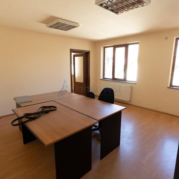 Cladire de inchiriat in Oradea, 382 mp cu 3 nivele, multifunctionala – fotografia 15 din 29