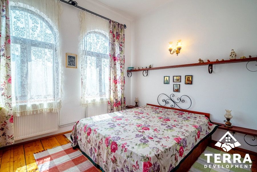 Apartament spectaculos de 5 camere în Sinaia cu priveliște de vis către munte – fotografia 8 din 25
