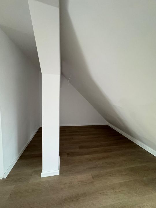 🏡 VILE MODERNE ÎN COMPLEX DE CASE ÎNȘIRUITE – STR. EROULUI, CHIAJNA 🌿 – fotografia 12 din 17