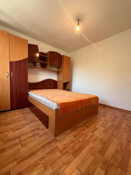 Vanzare 2 camere curat liber decomandat et 3 central Gaesti – fotografia 4 din 16