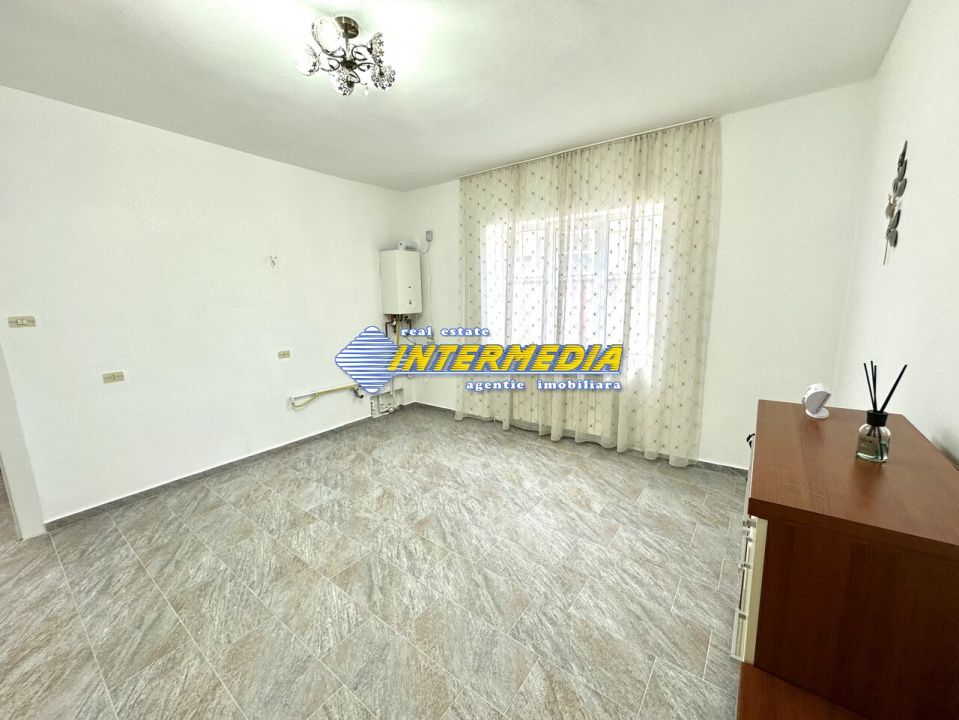 Casa 3 camere in Alba Iulia Zona CENTRU cu 900 mp teren utilitati si la asfalt – fotografia 7 din 16