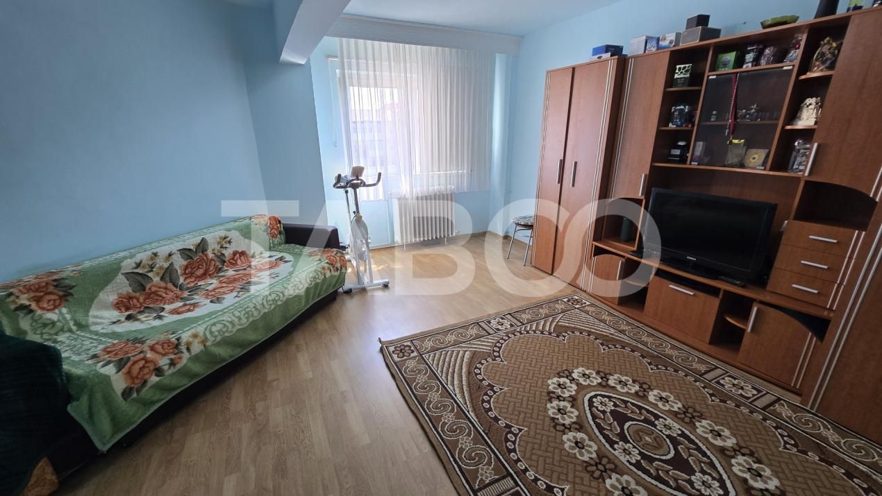 Apartament de vanzare 2 camere decomandate in Cartierul Strand I – fotografia 2 din 8