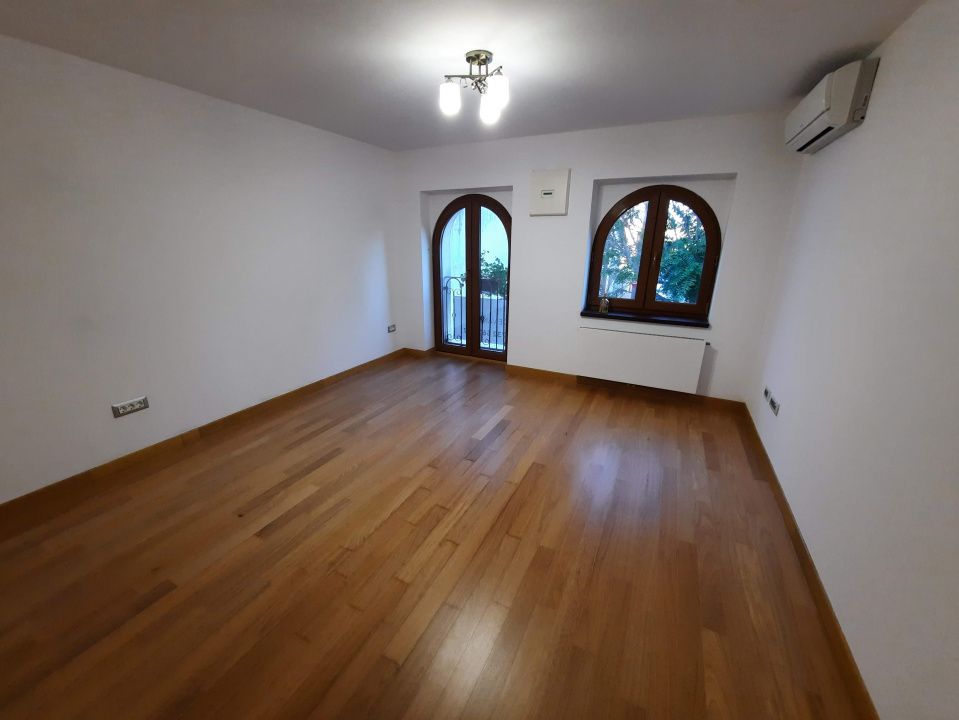 Unirii Timpuri Noi: Vilă premium teren 1000mp, 10 locuri parcare, comision zero – fotografia 32 din 43