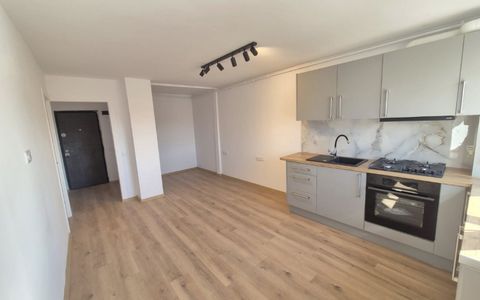 Apartament 3 camere , semidecomandat, 50 mp , zona Tineretului
