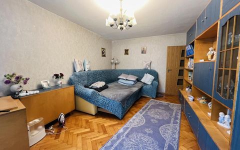Apartament 3 camere, etaj 3, boxa - zona Torontalului