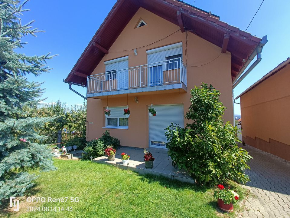 Casă de vânzare Reghin zona semicentrală. – fotografia 1 din 13