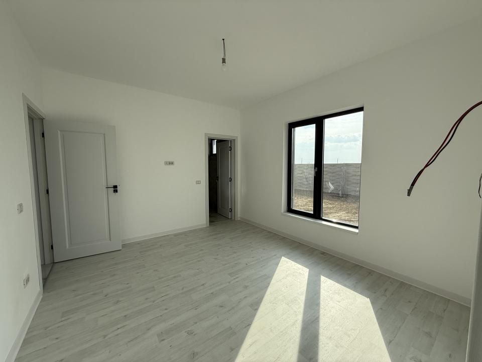 Casa individuala, 4 camere, 105 utili, 580 teren- Sanmihaiu Roman 0% – fotografia 24 din 27