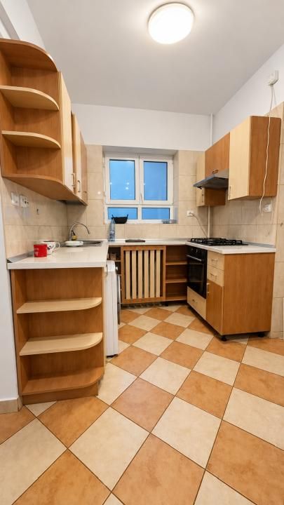 ÎNCHIRIERE UNIVERSITATE – CÂMPINEANU, 2 CAMERE, 60 MP – fotografia 4 din 6