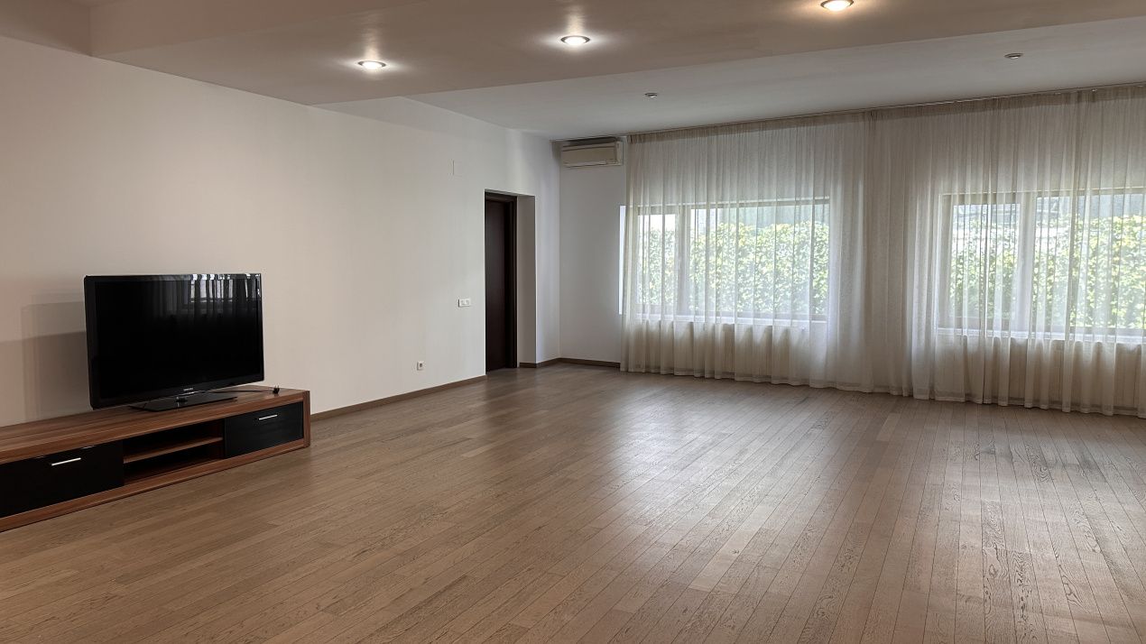 Duplex 4 Cam | 196 MP + Terasa + Parcare – fotografia 1 din 13