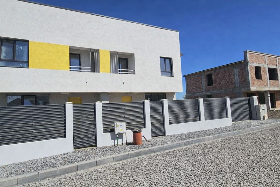 Casa 4 camere, P+1, 99mp | gaz, curent, apa si canal | Acces rapid DR9 – fotografia 2 din 16