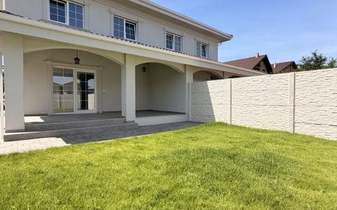 Duplex 5 camere, 126 mp utili, 300 mp teren - in Chisoda