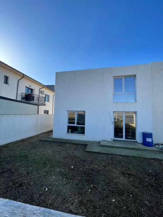 Duplex P+1 de vânzare în Mamaia Sat – 2 dormitoare, birou, terasă acoperită – fotografia 3 din 12