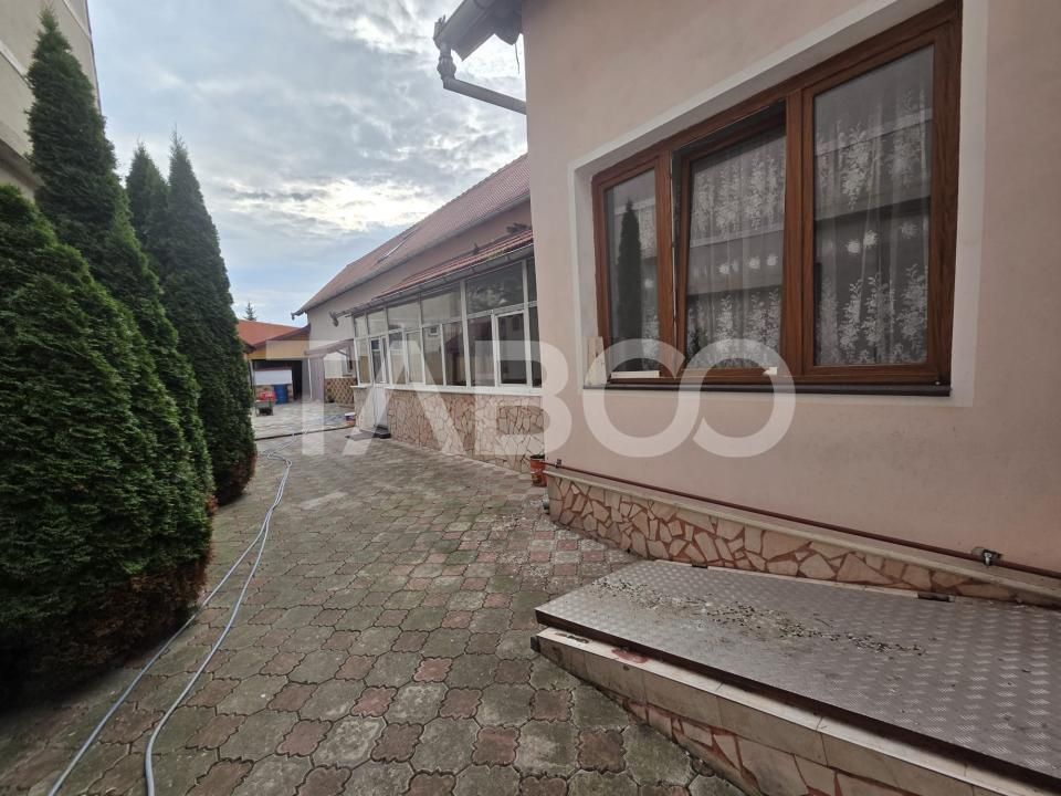 Casa 4 camere de vanzare zona Negoiu singur in curte – fotografia 2 din 12