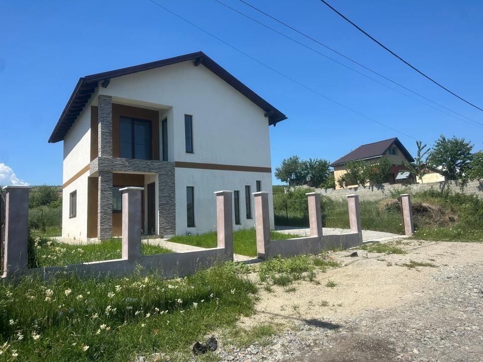 Casă  individuală | 158mp | 300mp teren | intrare Câmpenești – fotografia 1 din 8