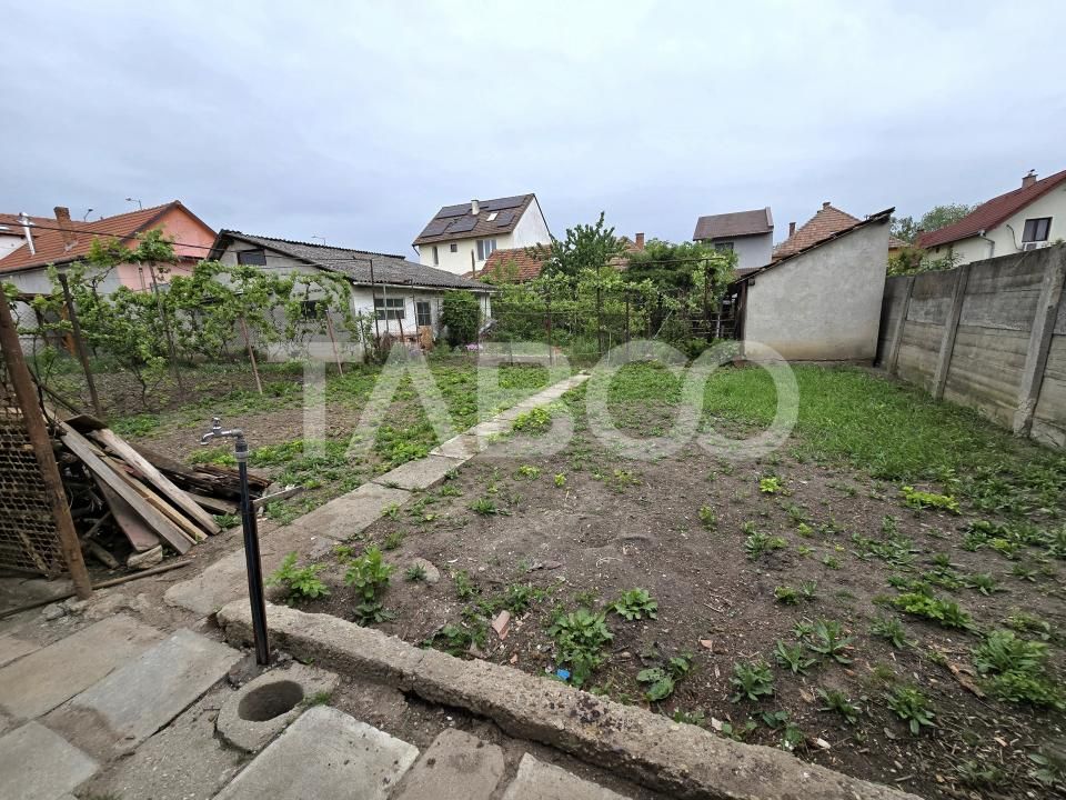 Casa de vanzare cu teren 412 mp pivnita garaj in Terezian Sibiu – fotografia 2 din 34