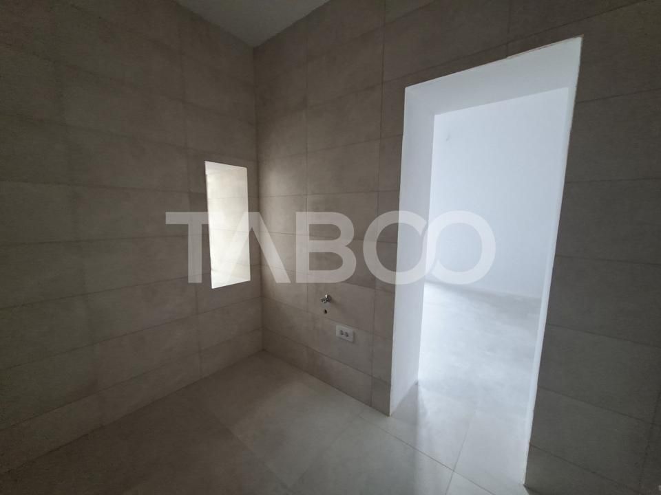 Garsoniera decomandata de vanzare in zona Centrala - cladire renovata – fotografia 9 din 13