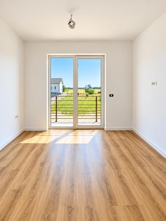 Duplex, 95mp Utili, 250mp Teren, 4 camere, Constructie noua - Sacalaz – fotografia 6 din 8