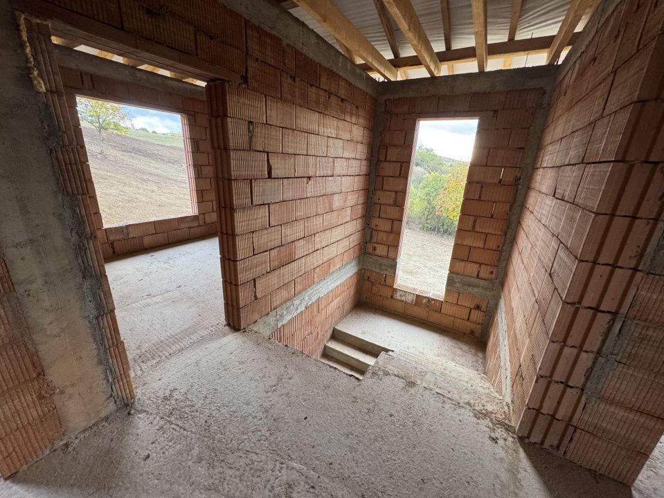 🏡 Casă la roșu, D+P+E, 223 mpu, teren 10 ari – fotografia 17 din 19