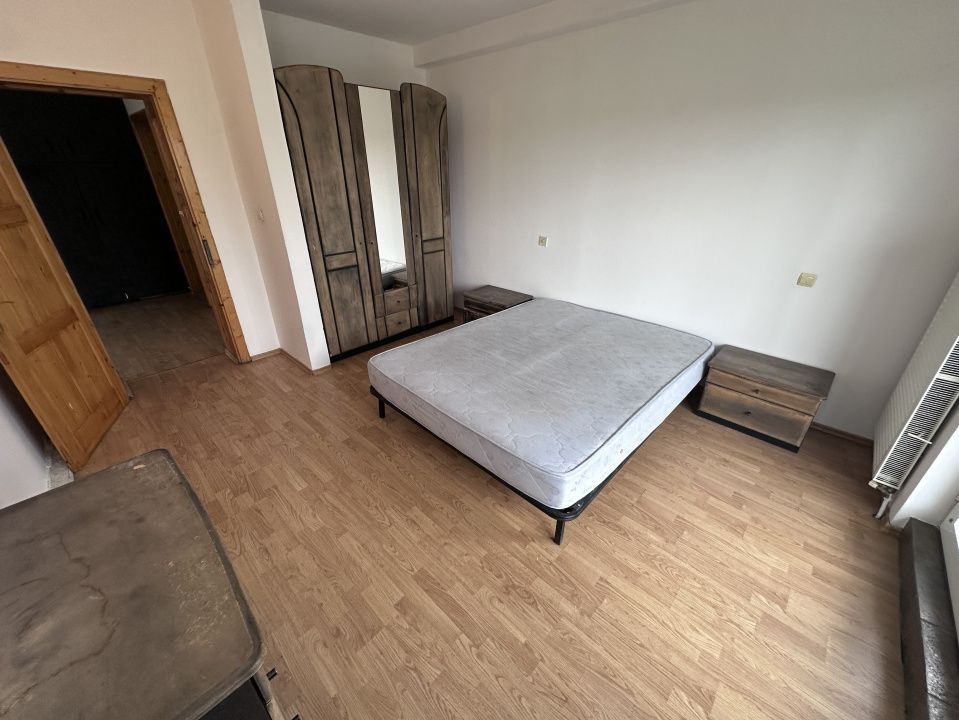 CASA DE INCHIRIAT I 4 CAMERE I 2 BAI I BUCATARIE I CETATE I NEMOBILATA – fotografia 13 din 18