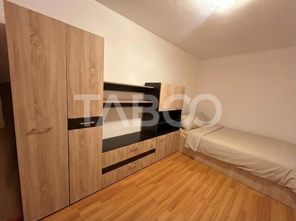 Apartament la mansarda de vanzare 4 camere decomandate Rahovei – fotografia 4 din 10