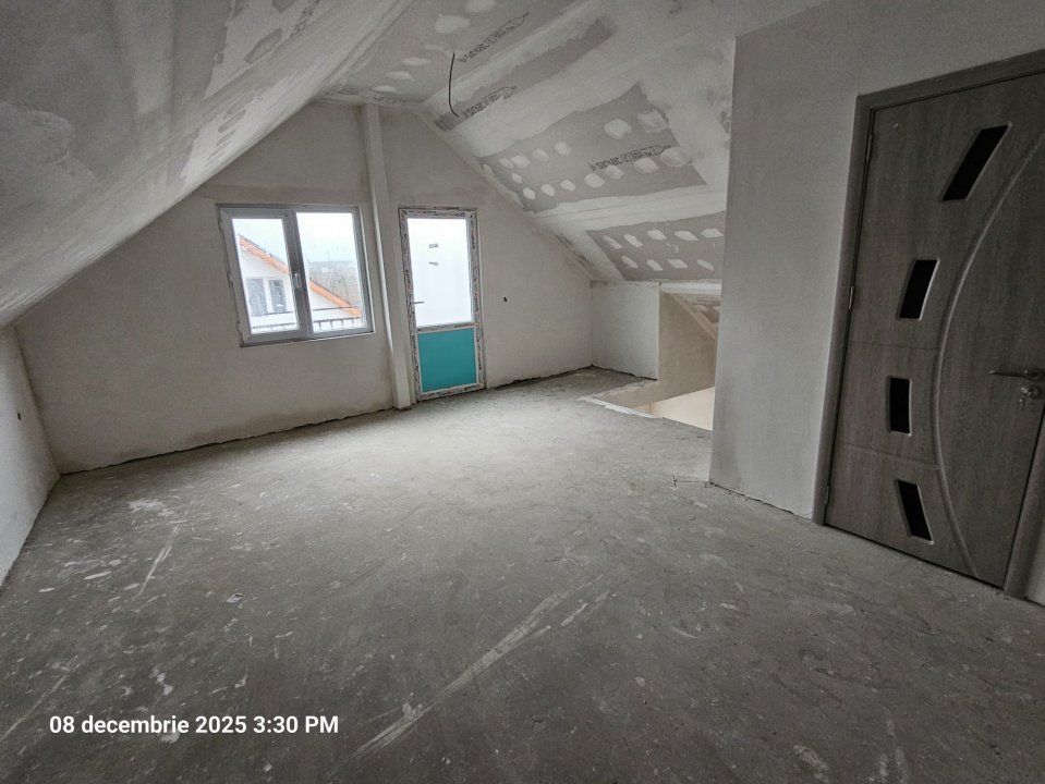 Vila in centrul localitatii Lumina – fotografia 6 din 7