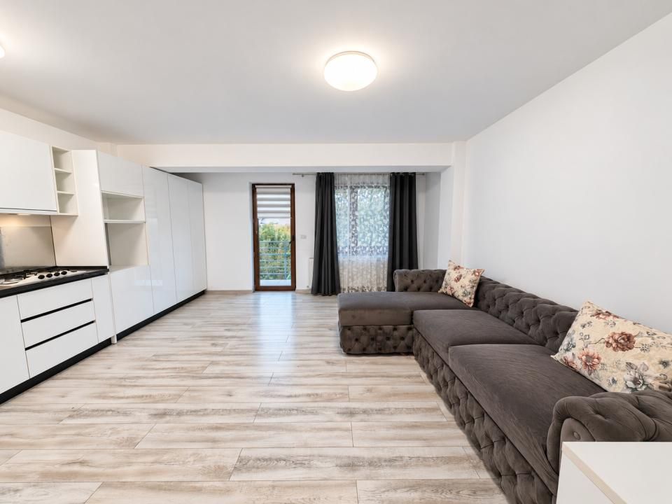 3 camere de închiriat, balcon de 10 mp și parcare | Calea Moldovei – fotografia 2 din 9