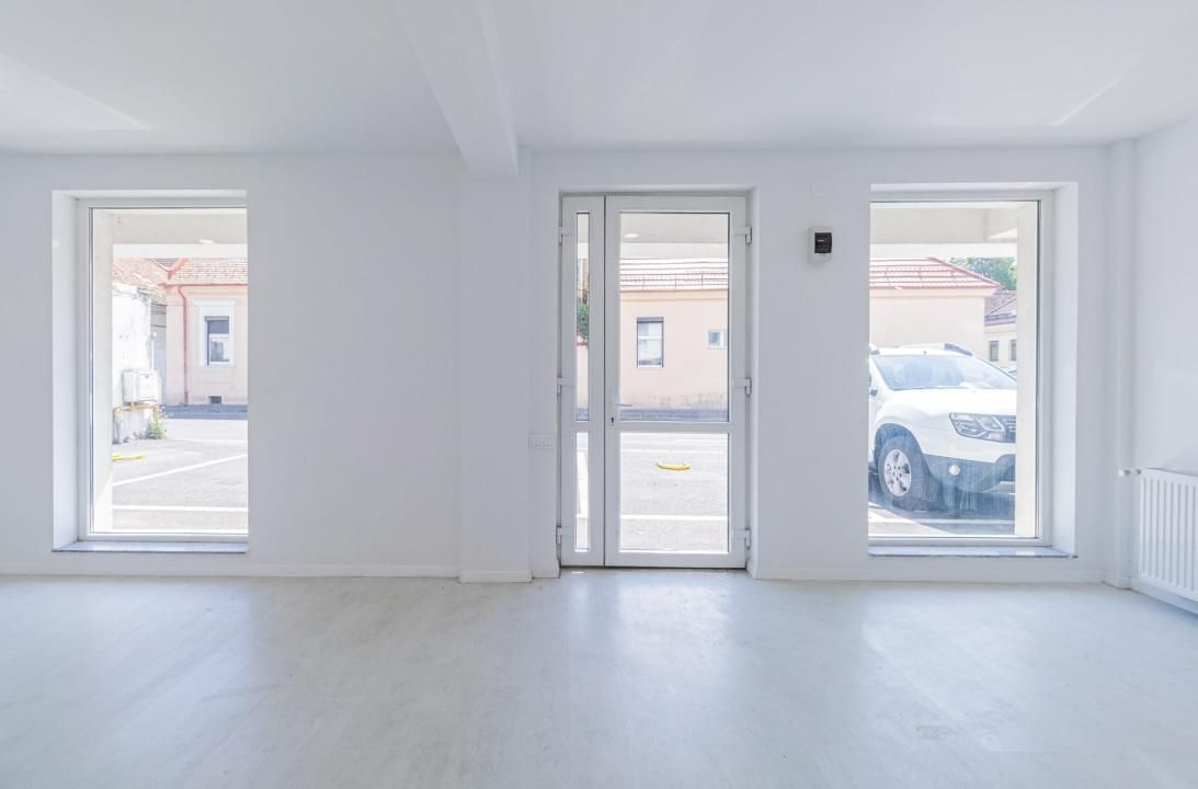 Spațiu comercial pretabil pentru diverse activități – strada De Mijloc – fotografia 4 din 8