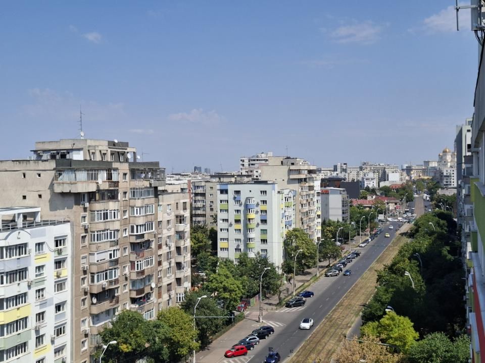 13 Septembrie | 3 Camere modificat în 2 | 72 MP | Bloc 1991, anvelopat | 2 băi – fotografia 2 din 9