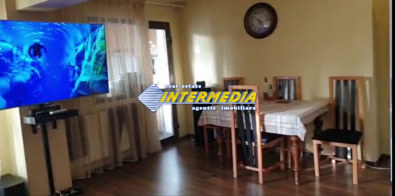 Apartament cu 4 camere decomandat etaj 3 Cetate – fotografia 5 din 7