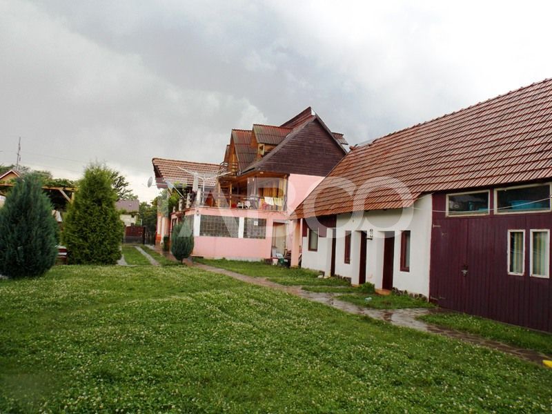 Pensiune de vanzare 13 camere si teren 3000 mp la cheie Comision 0% – fotografia 8 din 53