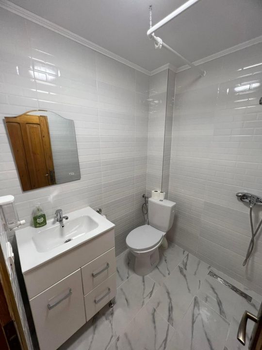 Cabana cu vedere la lac, 8 camere, 200 mp, 1800 mp teren, zona Colibita – fotografia 25 din 34
