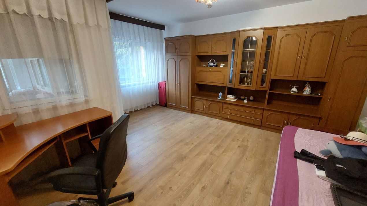 Apartament 2 camere decomandat, etajul 1, George Enescu, zona Liceul de Chimie – fotografia 1 din 5