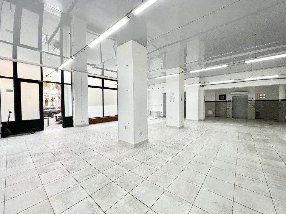 Spatiu comercial situat central, cu vitrina & vizibilitate. Ideal Investitie – fotografia 11 din 18