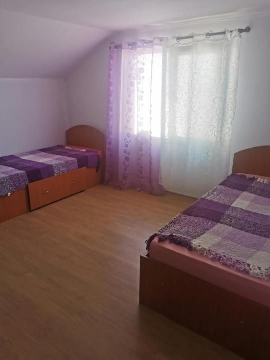 Casă spațioasă de închiriat în Ungureni – Dambovita – fotografia 10 din 24