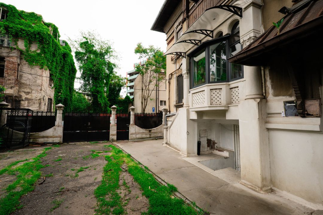 Apartament in vila - demisol inalt - de vanzare in zona Parcul Carol – fotografia 1 din 13
