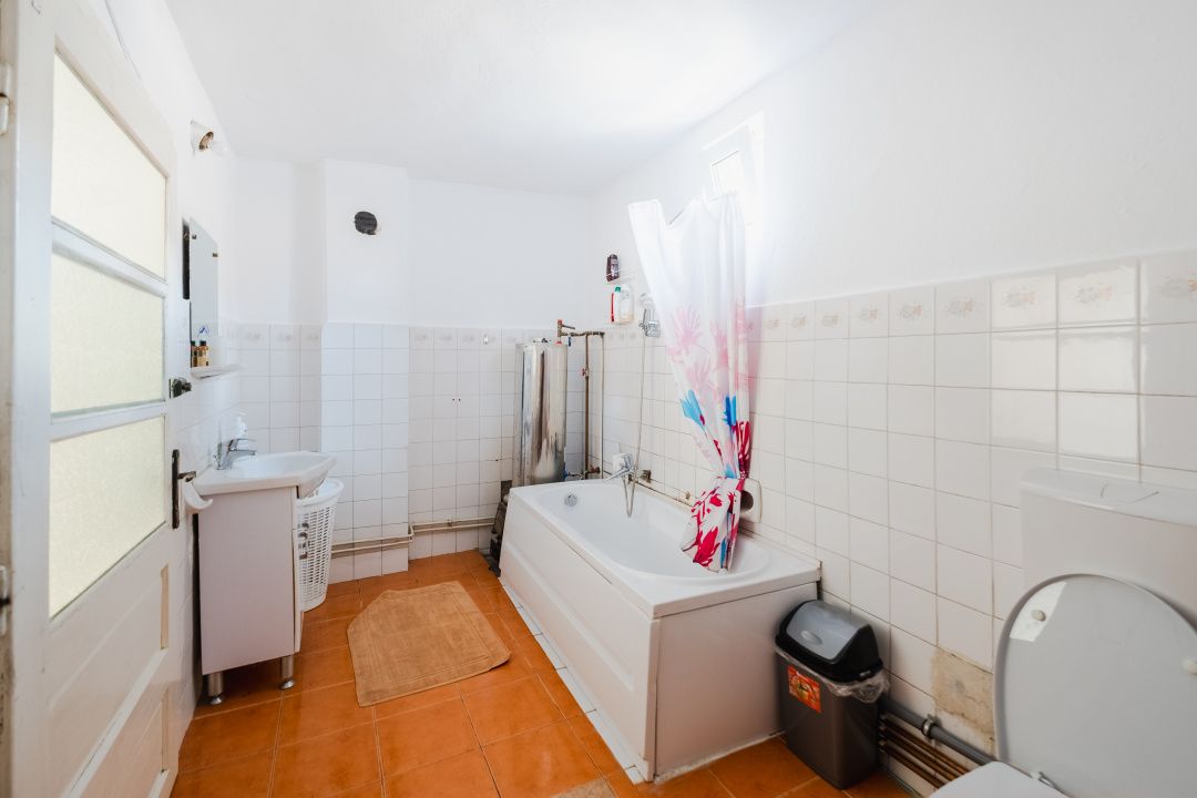 Casă spațioasă cu teren generos în Jebel – Ideală pentru familie! – fotografia 8 din 22