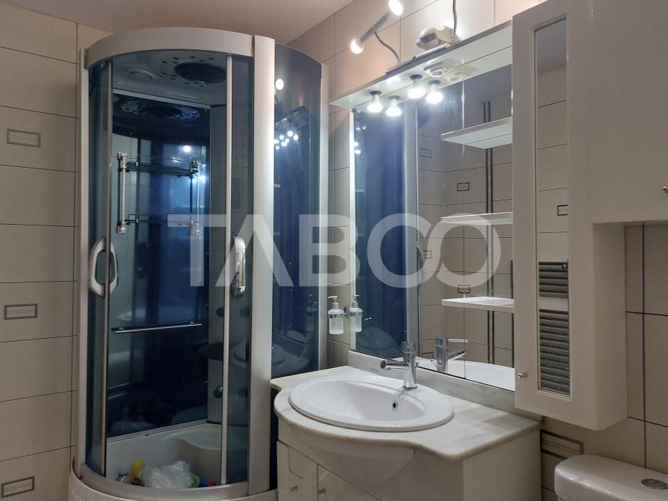 Apartament spatios 49 mp 2 camere decomandate 2 balcone Cisnadie – fotografia 11 din 15