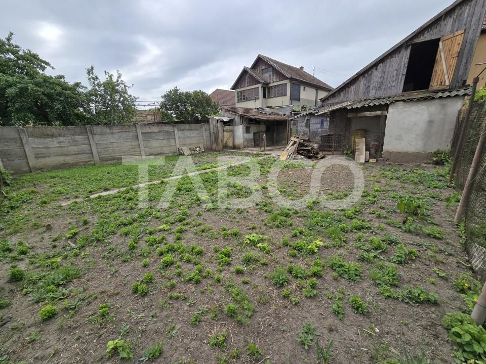 Casa de vanzare cu teren 412 mp pivnita garaj in Terezian Sibiu – fotografia 3 din 34