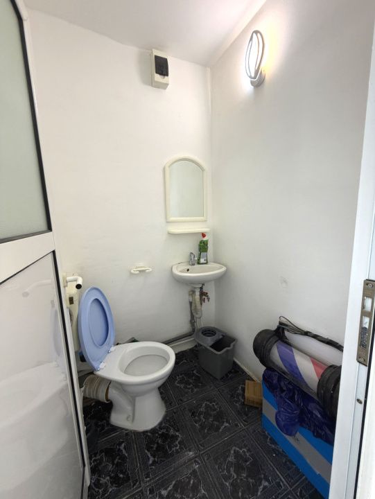 INCHIRIERE Spatiu Comercial CETATE Bulevard 34 mp. Centrala Termopane Contoare – fotografia 6 din 25