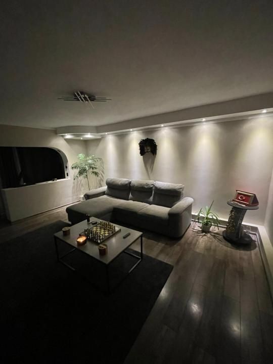 Apartament 3 Camere Decomandat, 80 mp, Etaj 2 - Zona Clubul Sportiv, Târgoviște – fotografia 2 din 15