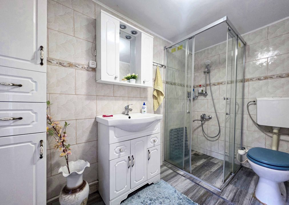 Casă cu 4 camere în Constanța, zona Medeea – Teren 358 mp, garaj și grădină – fotografia 6 din 14