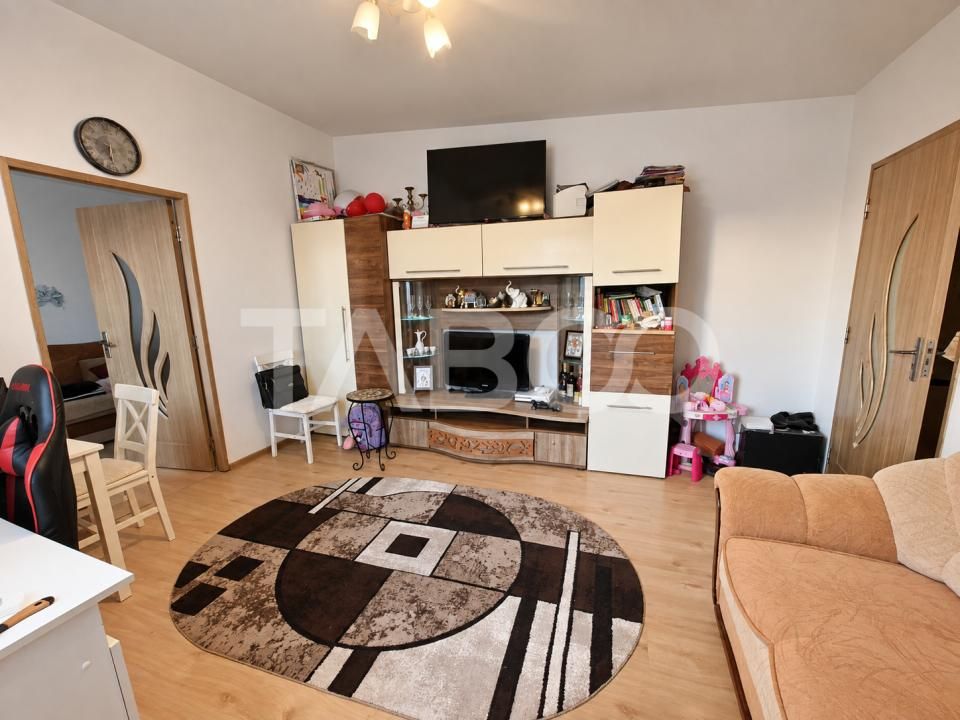 Apartament de vanzare 2 camere balcon Mihai Viteazul etaj 4 – fotografia 6 din 15