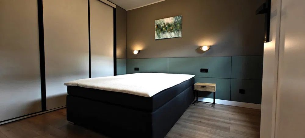 Apartament 2 camere la casa - curte - 2 locuri de parcare - Central – fotografia 4 din 8