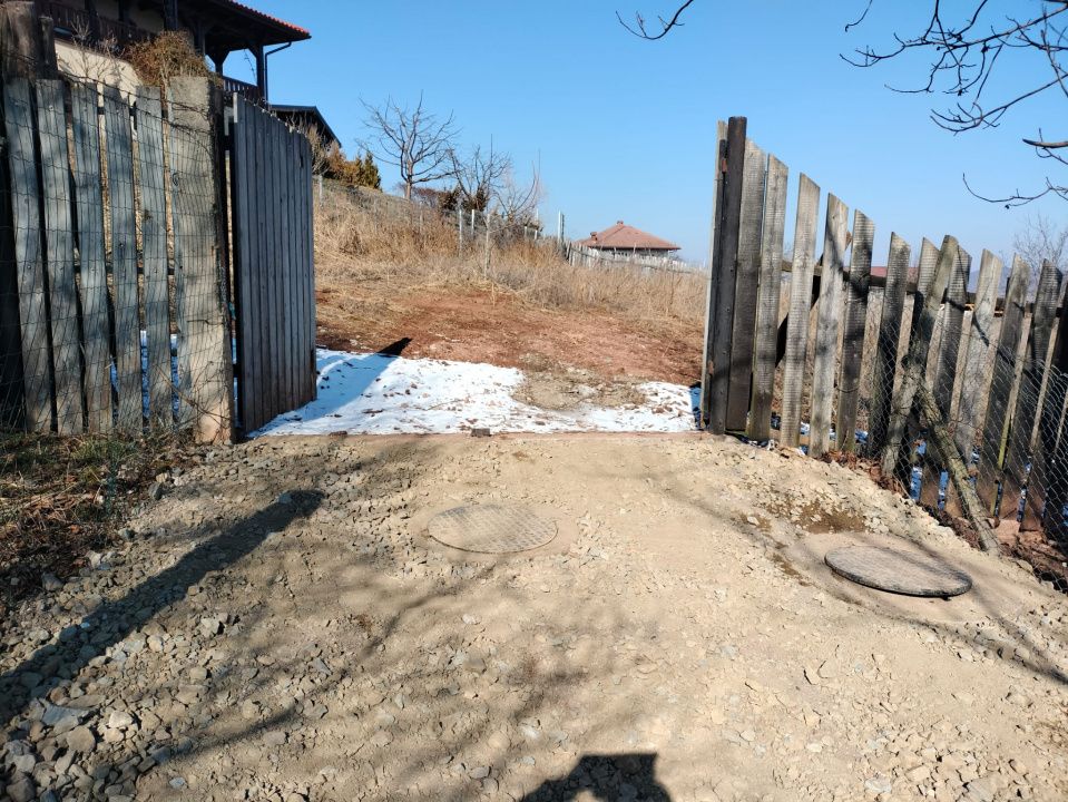 1400 mp. Deschidere 38 m Teren Intravilan CETATE Valea Popii utilitatile langa – fotografia 1 din 8
