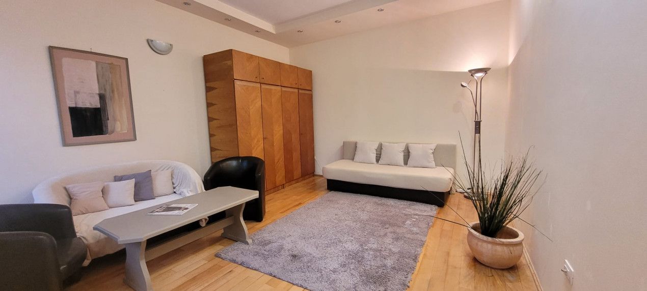 Garsonieră cochetă în Centrul Vechi al Brașovului – fotografia 4 din 8